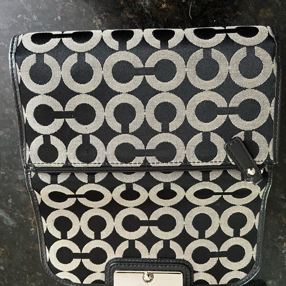 Coach Black/White Op Art Clutch wallet with Flap  snap Closure cash/check cover - Picture 1 of 6